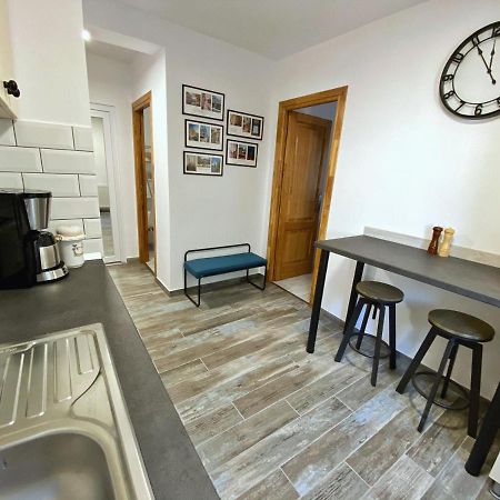 Highland Home - Cozy Apartments Near City Center 오라데아 외부 사진